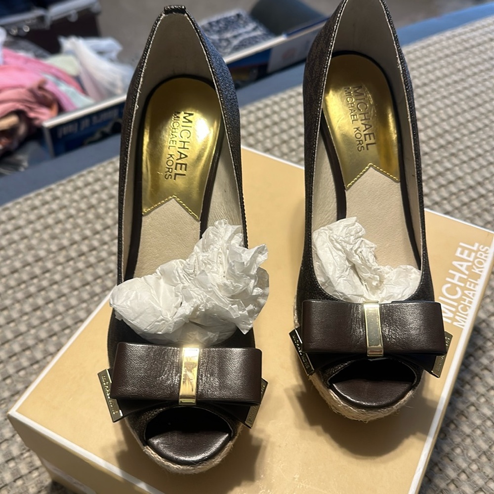Michael Kors Brown size 7